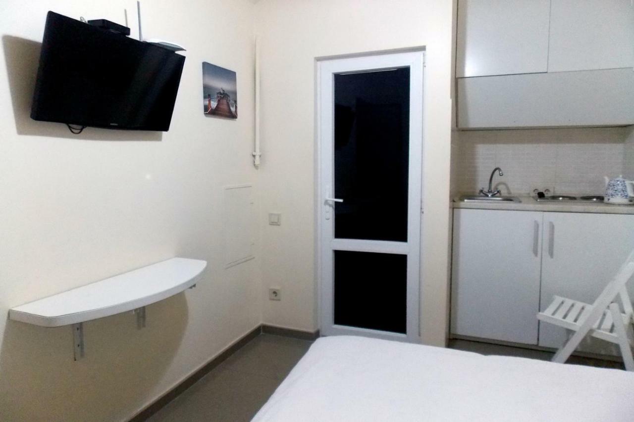 Compact Studio In The City Center Lviv Exterior photo